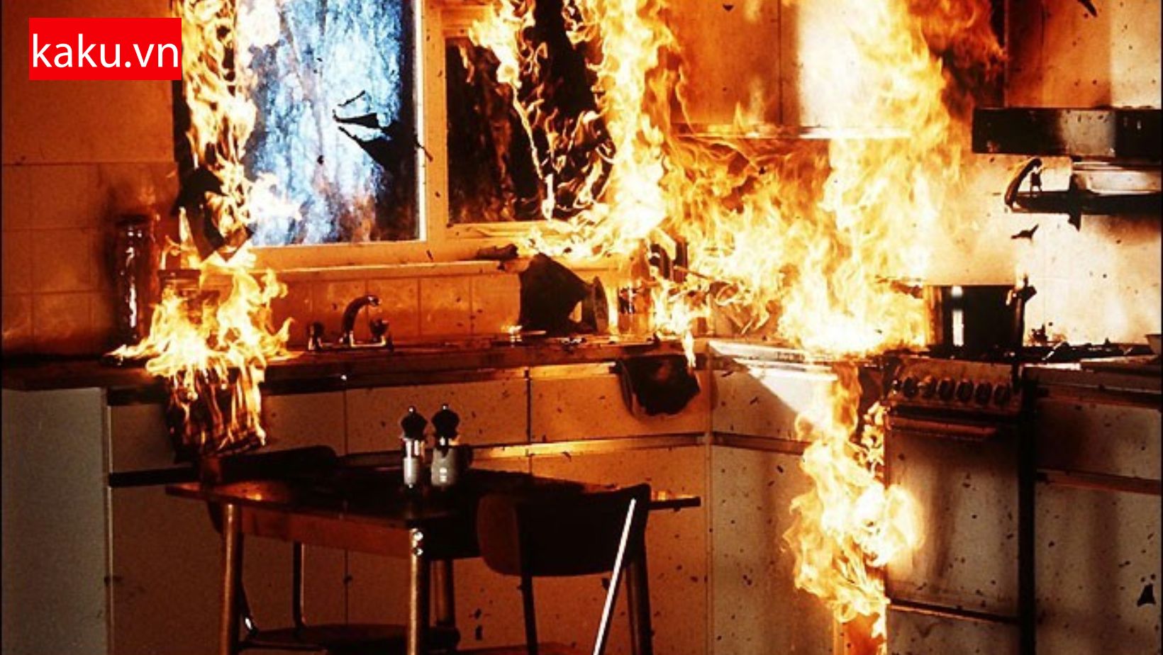Nguyên nhân gây ra cháy nổ trong bếp và lợi ích của việc sở hữu bếp từ.